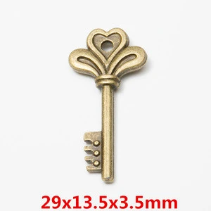 Wholesale antique bronze Custom Zinc Alloy Metal Old Key pendant 29*13.5mm