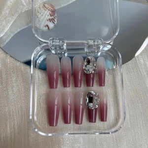 Handpainted press on nails with glue