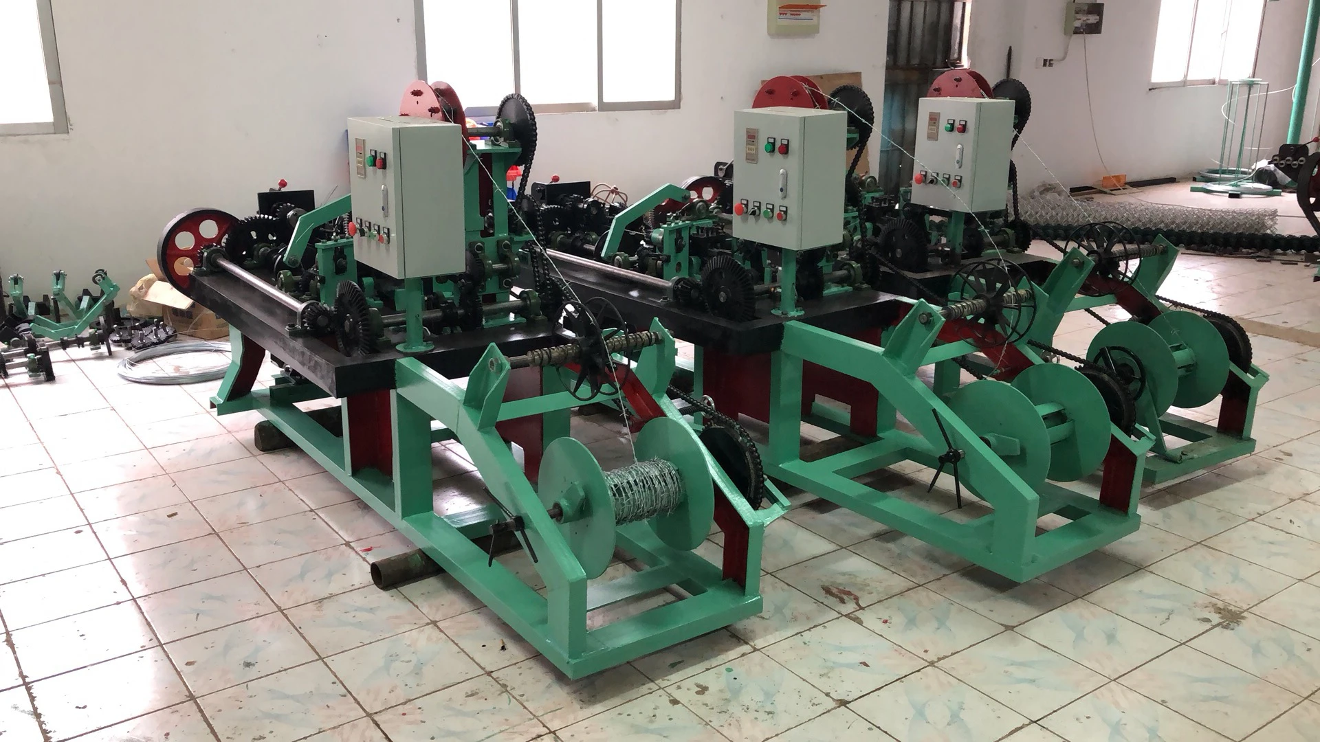 Automatic G.I barbed wire making machine factory
