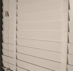 China Cheap PVC Faux Wood Blinds White/PVC Curtain/ Wooden Shutters