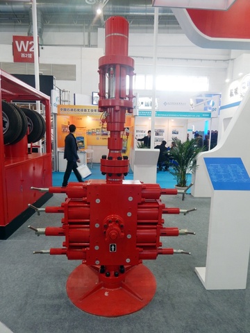 Buy China Machinery Oil Field Api Hydraulic Stuffing Box/side Door ...