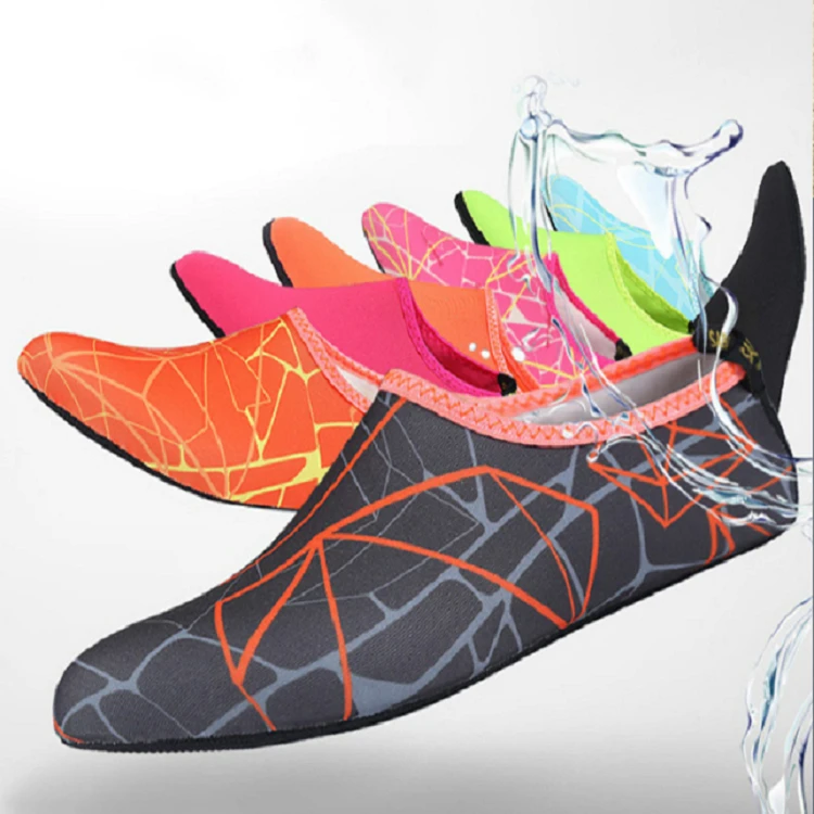 Source Supplier plastic kids water walking shoes, anti-slip water shoes, baby water shoes