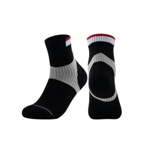 Wholesale breathable polyester custom logo padded running basketball socks for men and women sports socks