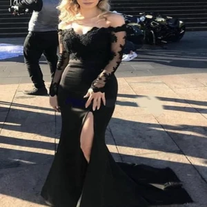2020 Latest Arrival Elegant Black Long Sleeves Evening Dresses Lace Long Mermaid Side Split Sweetheart Prom Party Dresses