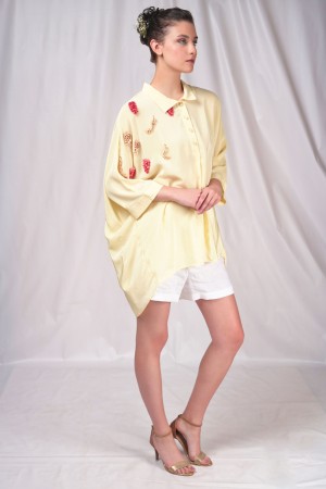Yellow-collared top with embroidery details