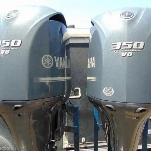 USED outboard YAMAHA 300 HP V6 4.2L Outboard Motors
