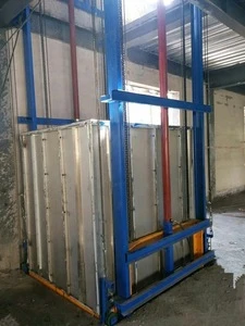 Hydraulic lead rail stationary hydraulic lift cargo lift