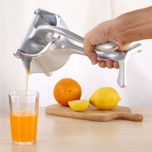 Multi Function Kitchen Gadgets Natural Fruit Metal Lemon Lime Squeezer/ Lemon Grater Manual Citrus Press Juicer
