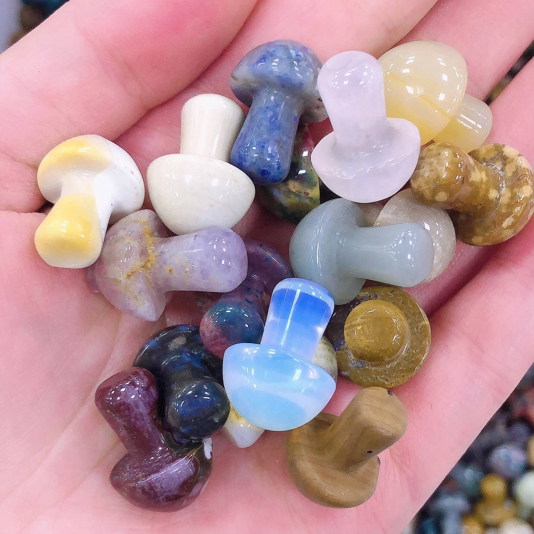 Wholesale High Quality Reiki Small Mix Mushroom Folk Crafts Healing Rough Natural Stones And Crystal