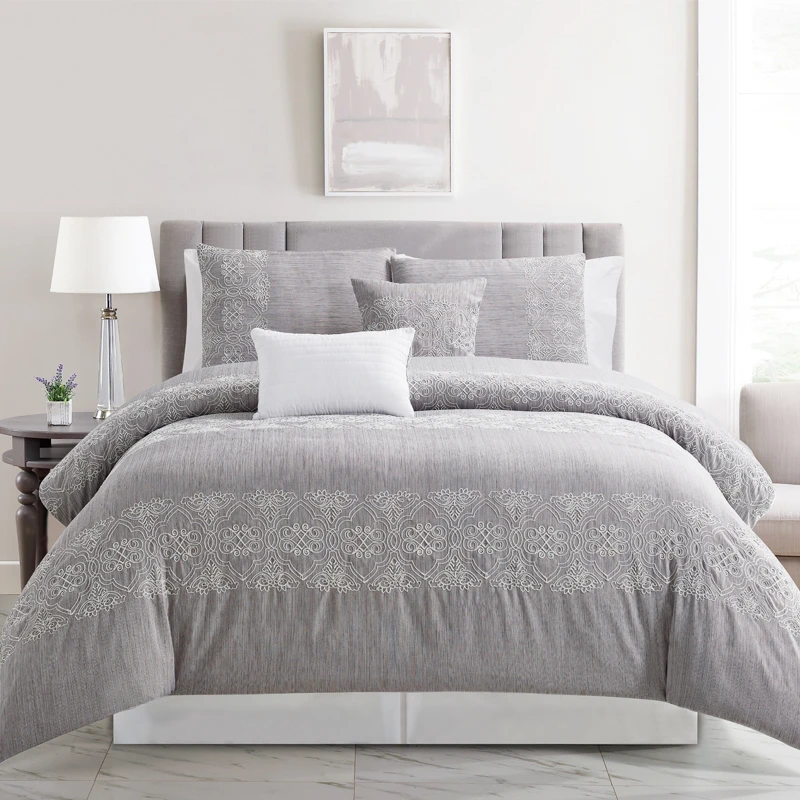Wholesale luxury 5pc palace embroidery comforter set hot sale bedding set