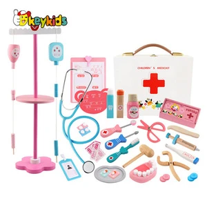 Wholesale new fashion wooden 24 pcs medical doctor kit toy with nurse strap stethoscope for kids W10D160