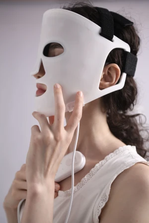 Best FDA Approved Led Face Mask iAaBeauty Lux for Skin Rejuvenation
