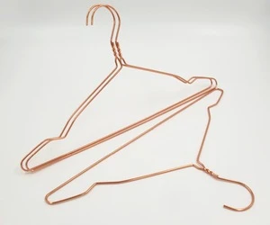 2016 Hot selling rose metal wire shirt hanger for laundry product