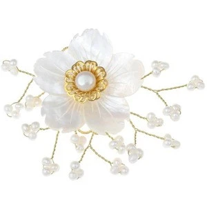 2017 New Freshwater Pearl brooch broche broach  with White Shell & brass copper bronze