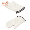 Cotton and linen insulated oven mittens mat two-piece set of microwave oven heat-resistant, scald-proof and skid-proof mittens