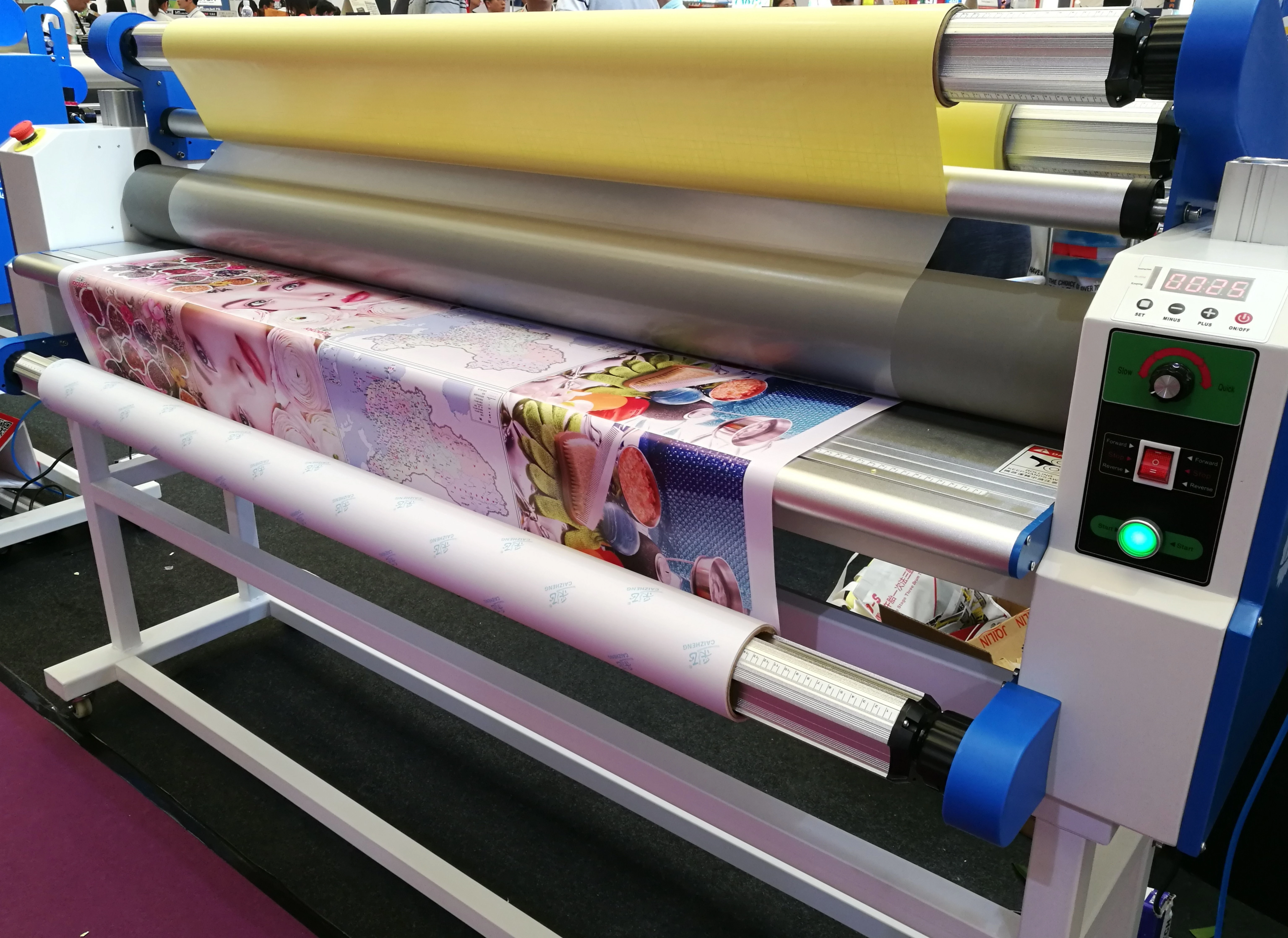 DMAIS 63&quot;/160CM Roll to Roll Automatic Laminator Hot and Cold Film Laminating Machine with Cutter