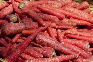Fresh Red Carrot price , Pakistan fresh carrot , New Crop Fresh Natural Cheap Carrot Exporter Grower Vegetable