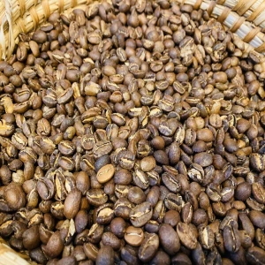 Green Coffee Beans Arabica Grade 1 and Robusta and Civet Coffee (Kopi Luwak)