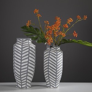 Hot sale Wholesale white scribing ceramic flower vases for home decor modern ceramic nordic vase