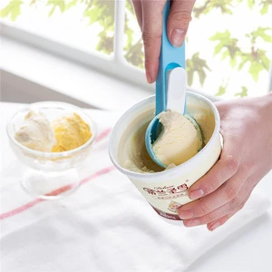 Lovely Hot Sale Creative Plastic Kitchen Ice Cream Scoop Fruit Spoon Cooking Tools