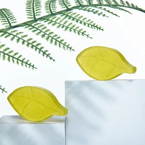 Wholesale custom logo natural organic bathing skin care whitening body portable handmade leaves shaped toilet soap