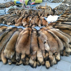 Wholesale good quality real raccoon furs pelts/animal fur hide