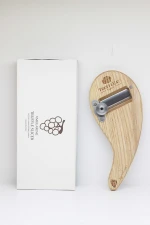Made in Italy curved wooden truffle slicer - Truffleat