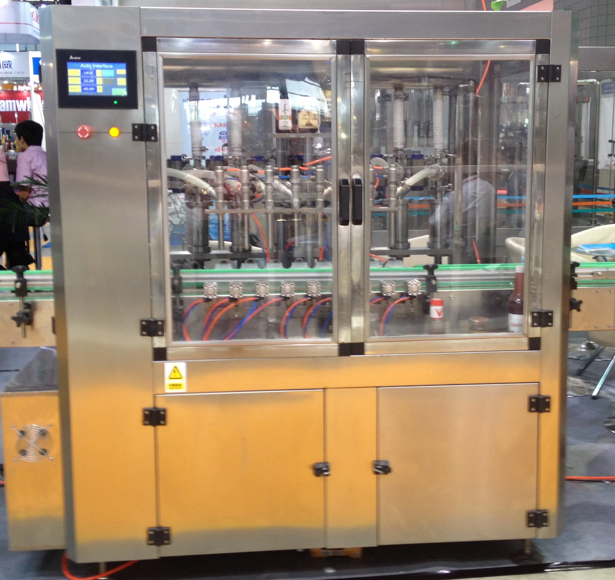 Automatic linear type high precision tomato sauce filling machine