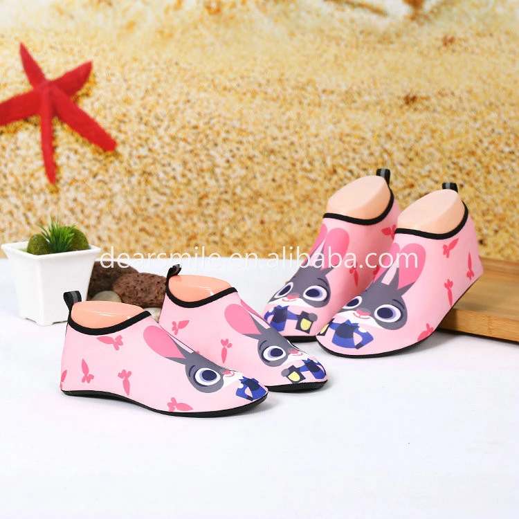 Comfy kids beach shoes lovely cartoon water swimming shoes new arrival