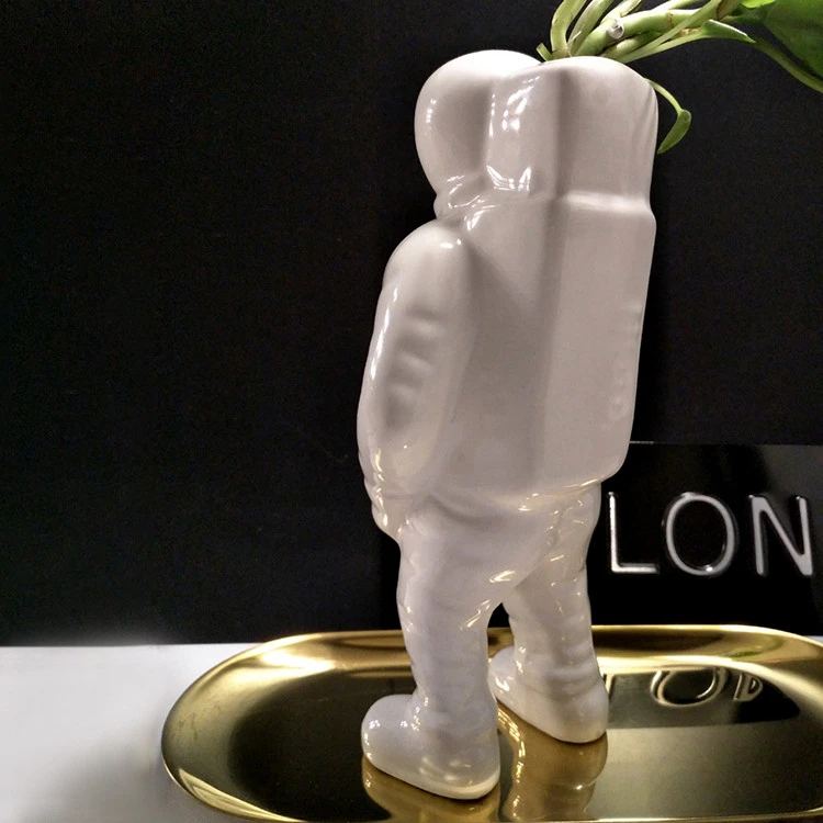 Creative Flower Model Room Accessories Gift Ceramics Astronaut Vase Decoration