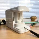 Electric Pencil Sharpener Heavy-duty Helical Blade Colored Pencil Sharpener with Adapter/batteries Operated for 6-8mm Pencil