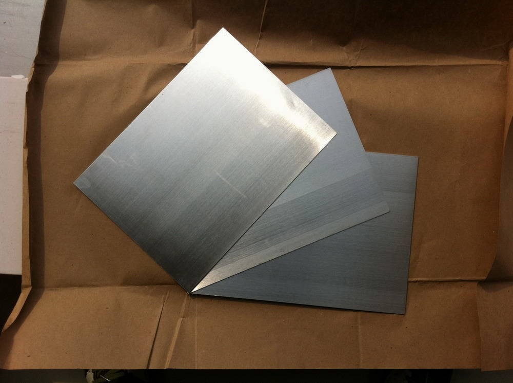 Factory price 99.95% mg high pure magnesium oxide plate customized