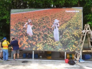 High Brightness LED Display Panel Full Color P2.5 Outdoor Big Screen for Advertising