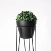 Home garden decorative metal iron wire pot plant holder tripod shelf with 1 pc black pot