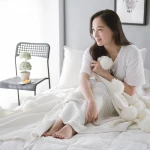 Manufactory Custom Cotton Knitted Throw Pom Pom Blanket Super Soft Knitting Thread Blanket