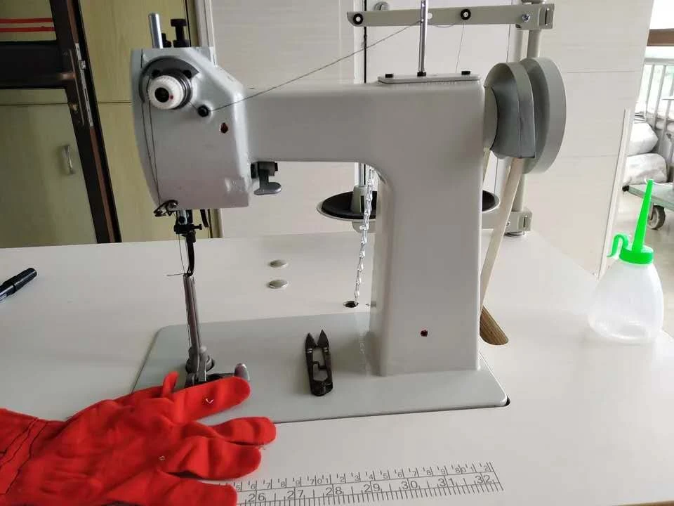 NEW FOUR THREAD OVERLOCK HEAD WITH DIRECT DRIVE SEWING MACHINE  747F WITH GOOD DESIGN