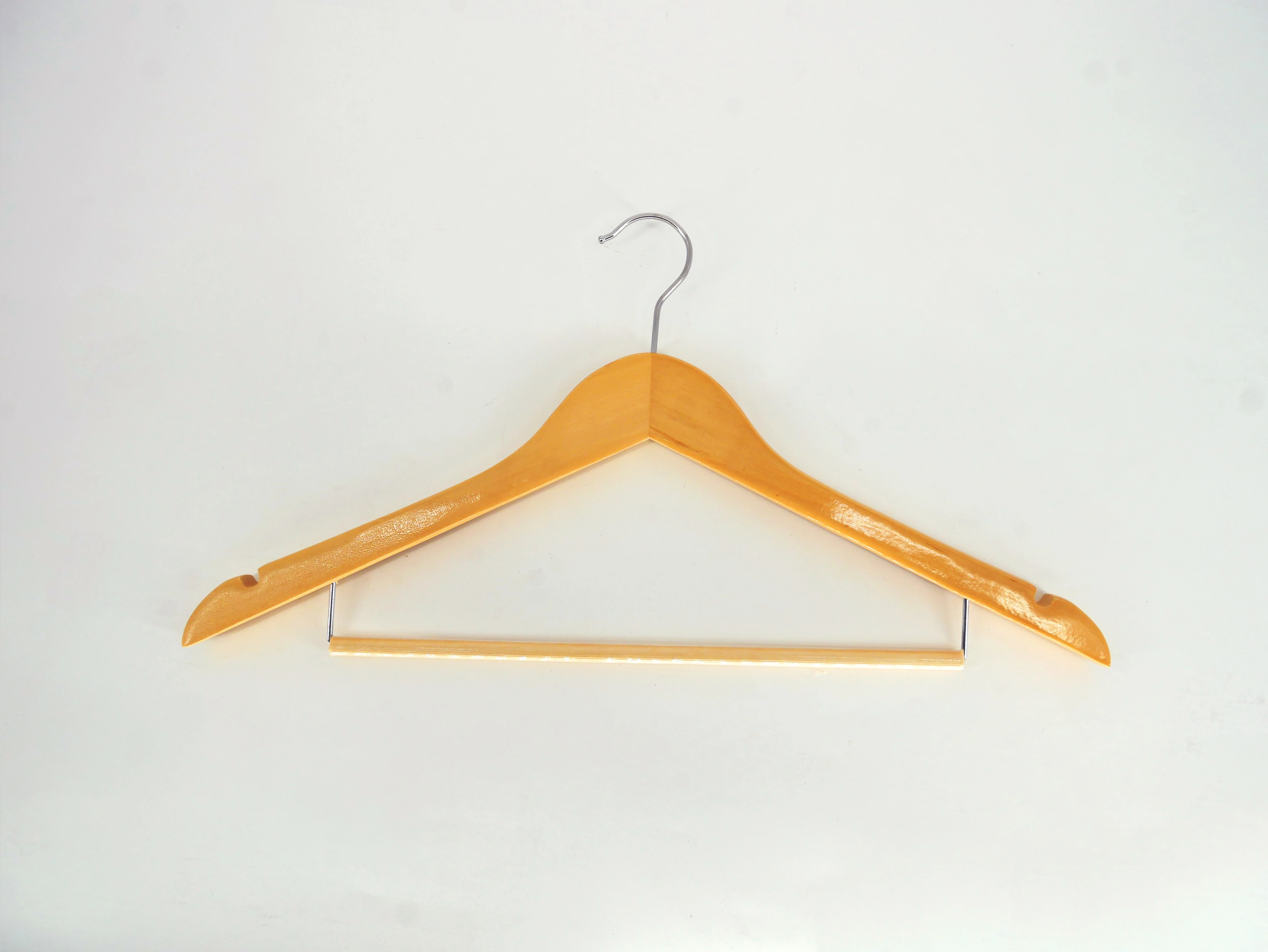 Quality Hangers Wooden Hangers Sturdy Suit Coat Hangers with Locking Bar Glossy Natural Wood