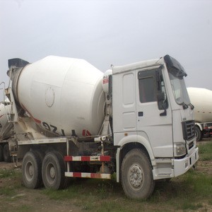 sinotruk howo 4X6 mini truck concrete mixer / used concrete mixer truck with pump