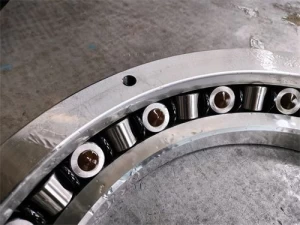 Offer Swiveling bogies use the thrust roller bearing XR855053P5