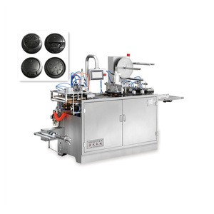 Automatic thermoforming machine for plastic disposable lids