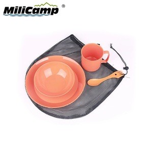 Hot sale plastic camping dinnerware set lunch box hiking lightweight tableware