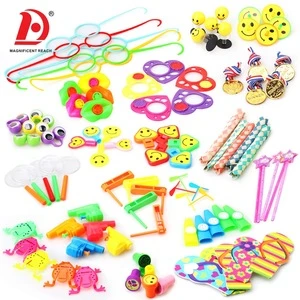 HUADA Customize Cheap Price Party Favors Assortment Pack Promotional Small Plastic Baby Game Toys Gift in Bulk