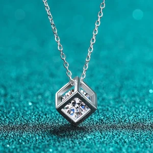 Moissanite diamond necklace S925 Silver Ferry pt950 gold necklace square pendant womens necklace selling new 2024