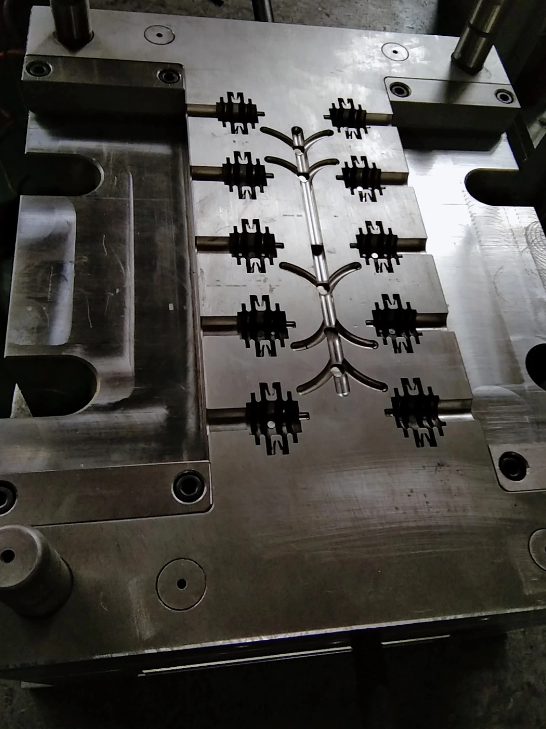 Mold Manufacture china injection Plastic Custom Mould die makers