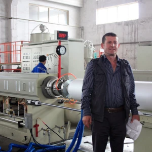New Product 2020 PE Granules Raw Material Winding Film Machine Plastic Extrusion Machinery