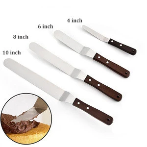 Stainless Steel Blade Angled Cake Decorating Spatula with Wooden Handle