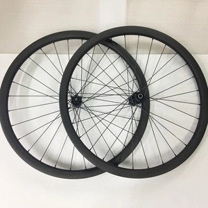 Cheap carbon road bike wheels carbon wheels 700c clincher bicycle wheel with Novatec hub