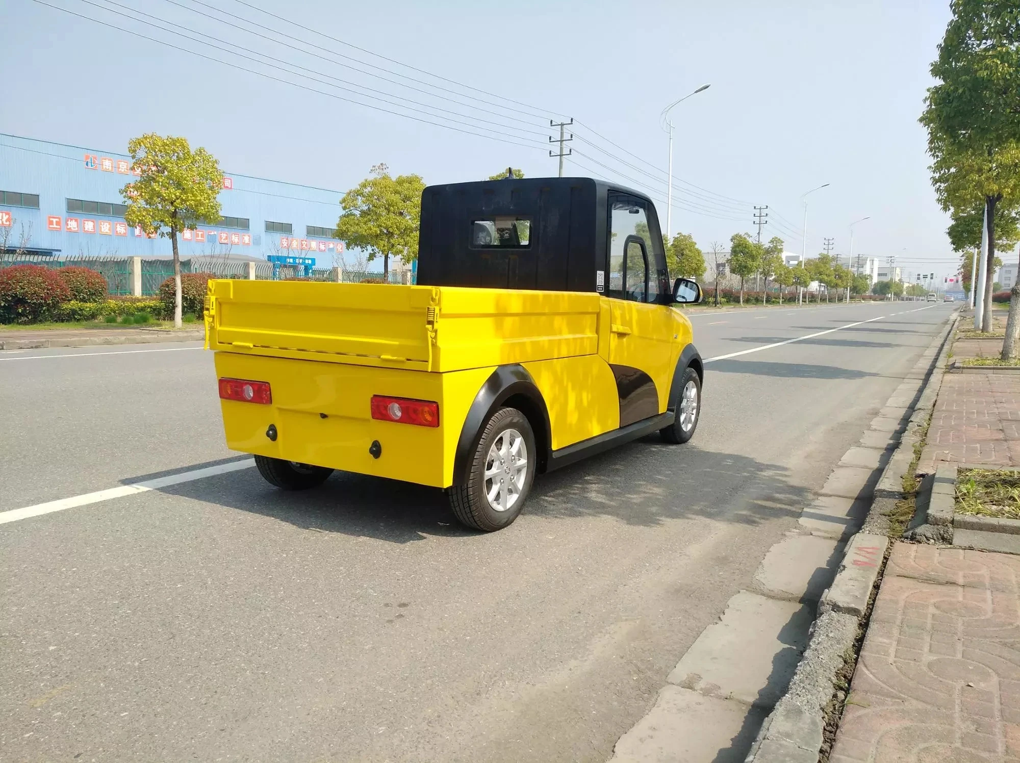 China Small Powerful Personal Four Wheel Smart Electric Vehicle
