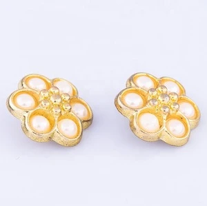 Elegant flower shape jewelry rhinestone decorative gold sewing button womens white pearl shank button