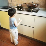 Kitchen Countertop Fence Baby Stove Guard Children's Kitchen Hearth Fence Anti-Scald Stove Protective